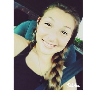 Meet your Posher, Danielle